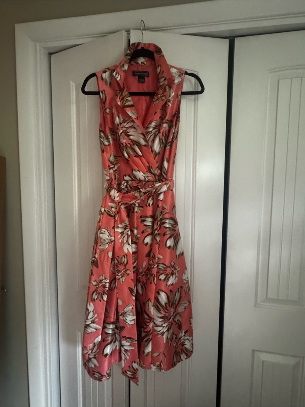 Jessica Howard Coral Floral Wrap Midi Dress